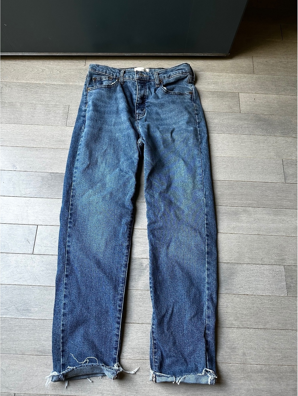 Universal Thread Women's Straight Leg Mid Rise 80s Slim Jeans 10R Blue Denim